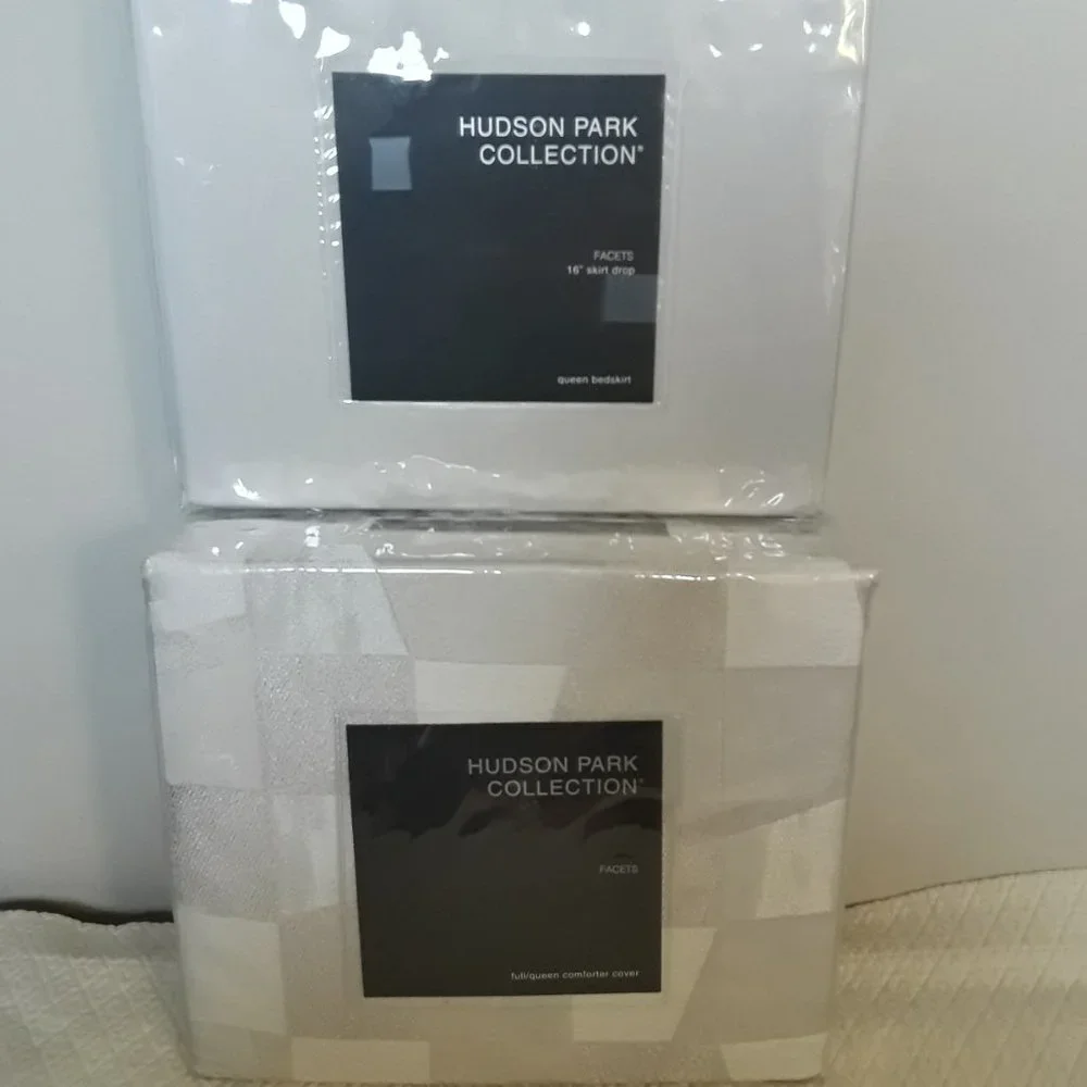 Hudson Park Facets Queen Bedding Set